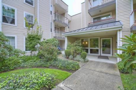 132 NE 95th St B109