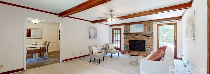 11301 Walking Horse Ln