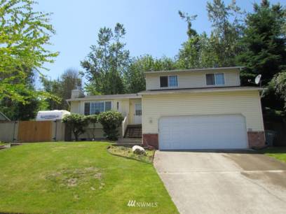 2810 Larkspur Dr