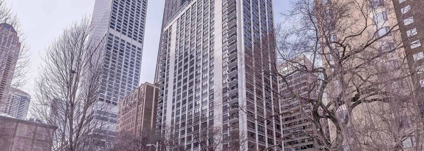 222 E Pearson St 2103