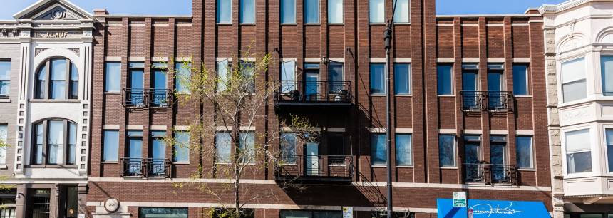2626 N Lincoln Ave 202