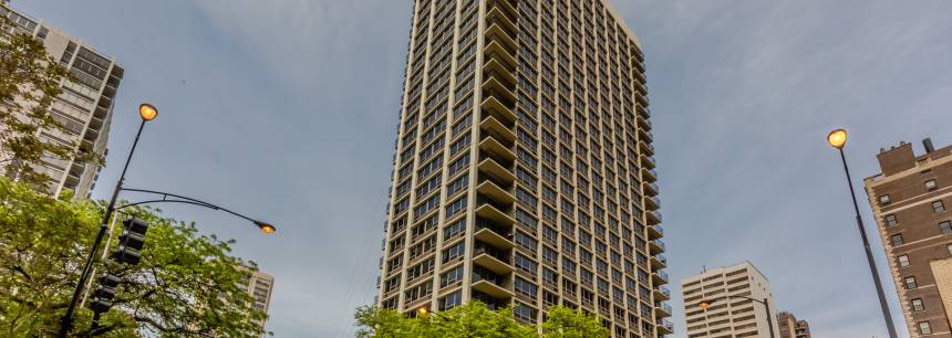 88 W Schiller St 2305L