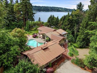 5449 Lake Washington Blvd SE