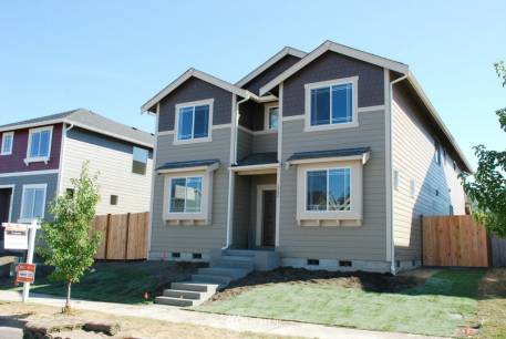 1206 Bluejay Ave SW