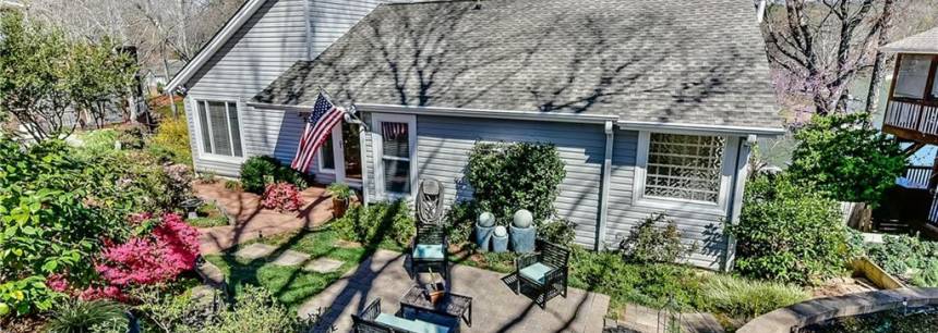 3019 Point Clear Dr