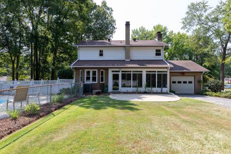 2511 Juniper Ln