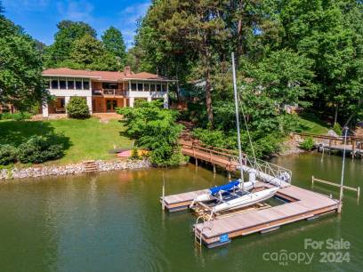 4000 Lake Shore Rd S