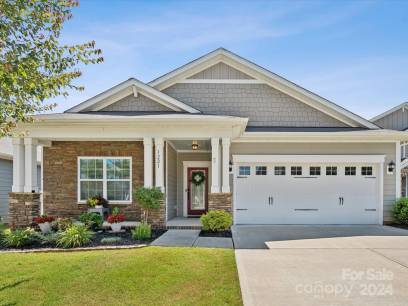 1221 Brookcrest Ln