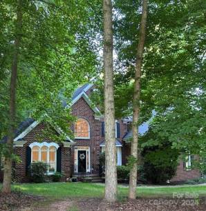 1305 Weddington Hills Dr
