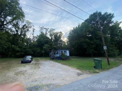 304 N Market St