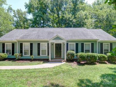 915 Somersby Ln