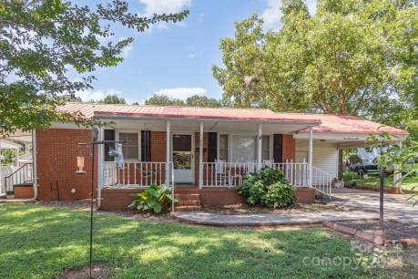 102 Bell St