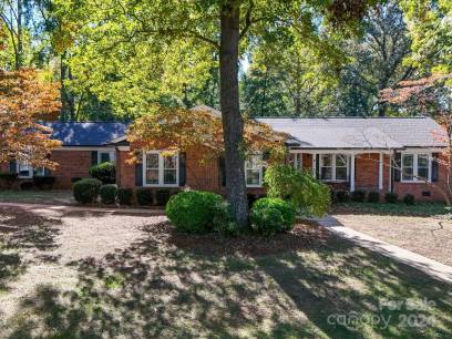 2219 Hearthstone Dr