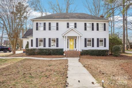 2876 Oakhurst Dr