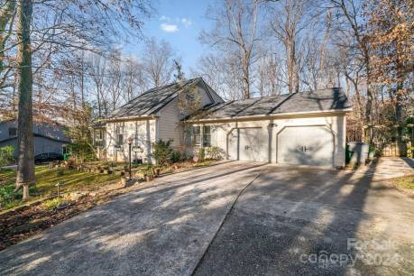 939 Autumnwood Ln