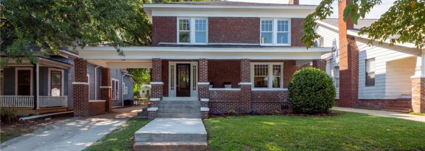 1218 Main St