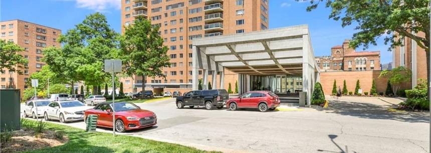 221 W 48th St 1003