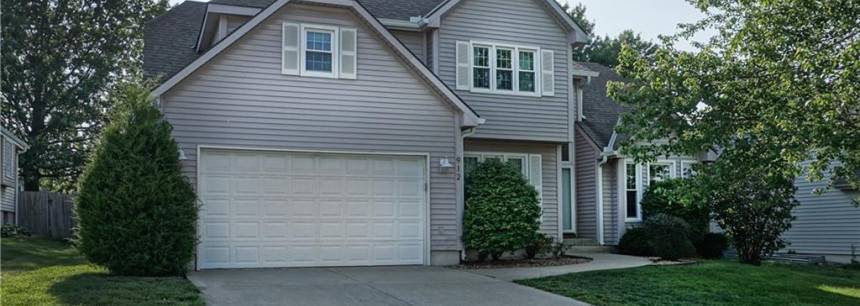 912 NE Kenwood Dr