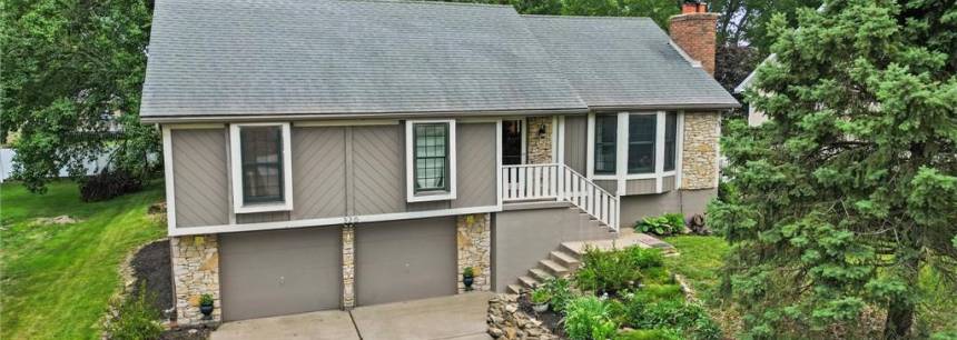 320 SE Saratoga Dr