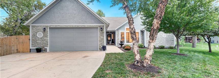 121 E Colleen Ct