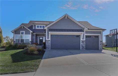 911 Rannoch Ln