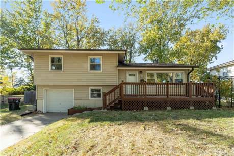 632 NW Village Dr