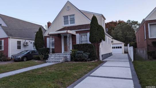 1516 Jasmine Ave