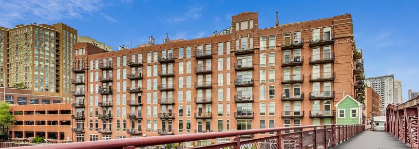 550 N Kingsbury St 320