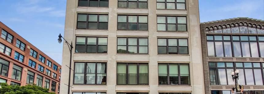 2303 S Michigan Ave 211