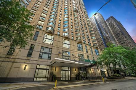 401 E Ontario St 3308