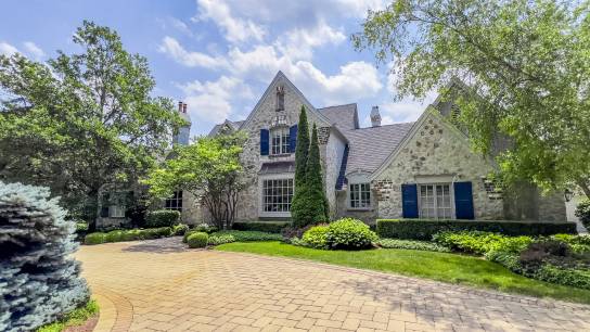34W033 White Thorne Rd