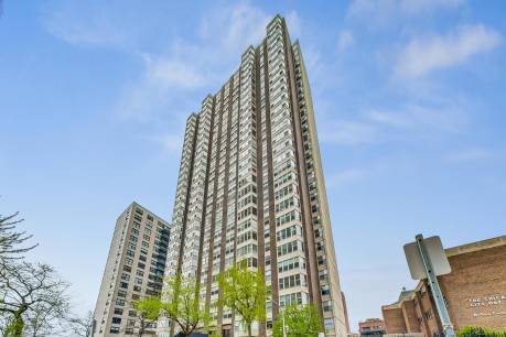 525 W Hawthorne Pl 301