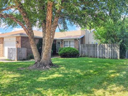 1270 Deerpath Dr
