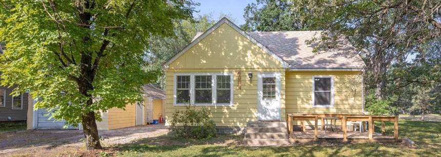 9082 Van Buren St NE
