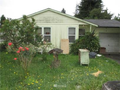 818 Coweeman Ln