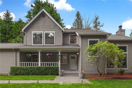 918 218th Ave NE