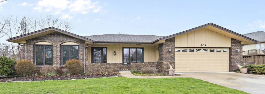 809 Brook Ct