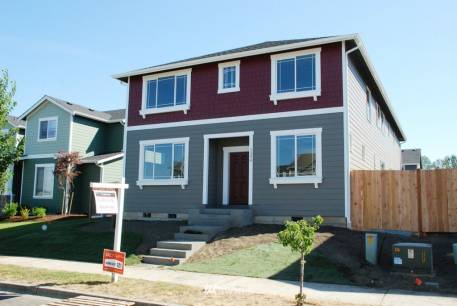 1204 Bluejay Ave SW