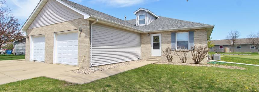 1593 Schubert Dr