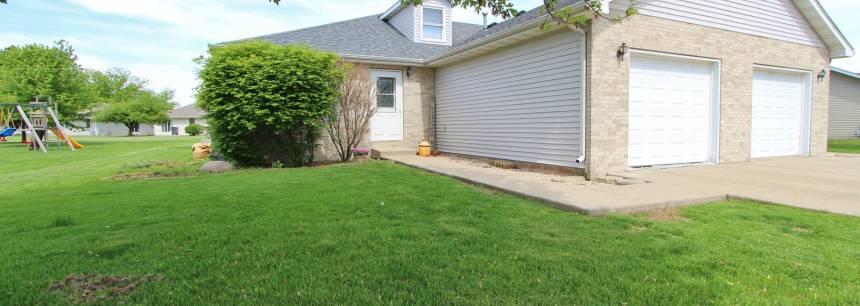 1595 Schubert Dr