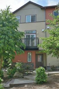 2217 NW Moraine Pl