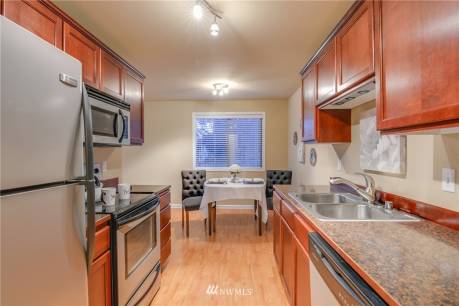 750 N 143rd 204