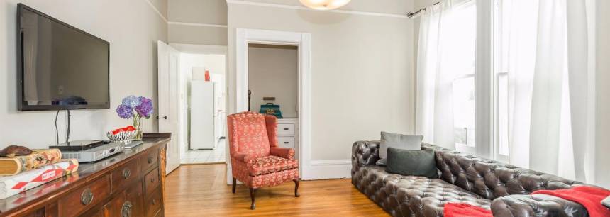 44 Sharon St