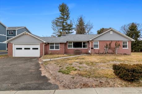 21 Meadowside Rd