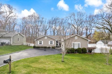 30 Harvest Ln
