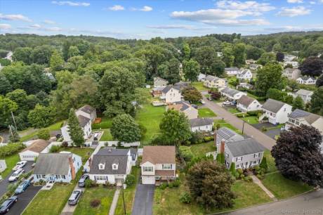 22 Fort Hill Ave