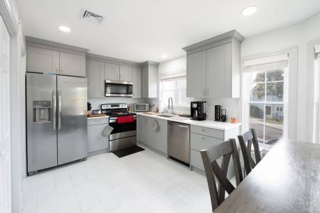 75 Redwood Dr 208