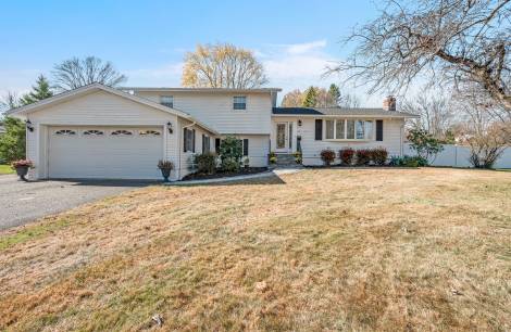 45 Pepperidge Tree Rd