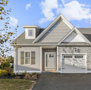 73 S Lakeside Dr 73