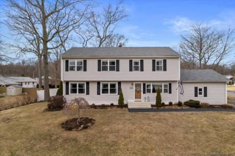 16 Caroline Dr